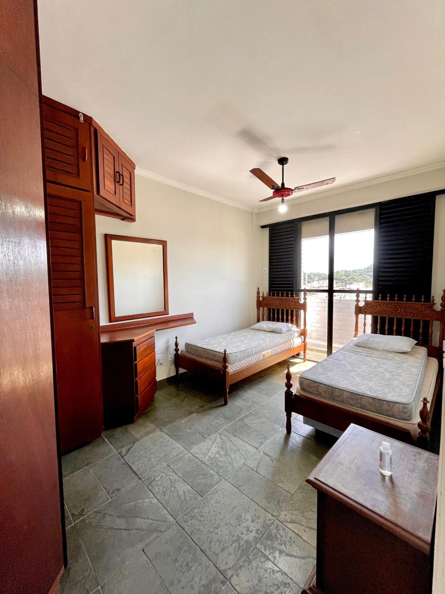 Apto Com Piscina 2 Quadras Da Praia غوارويا المظهر الخارجي الصورة